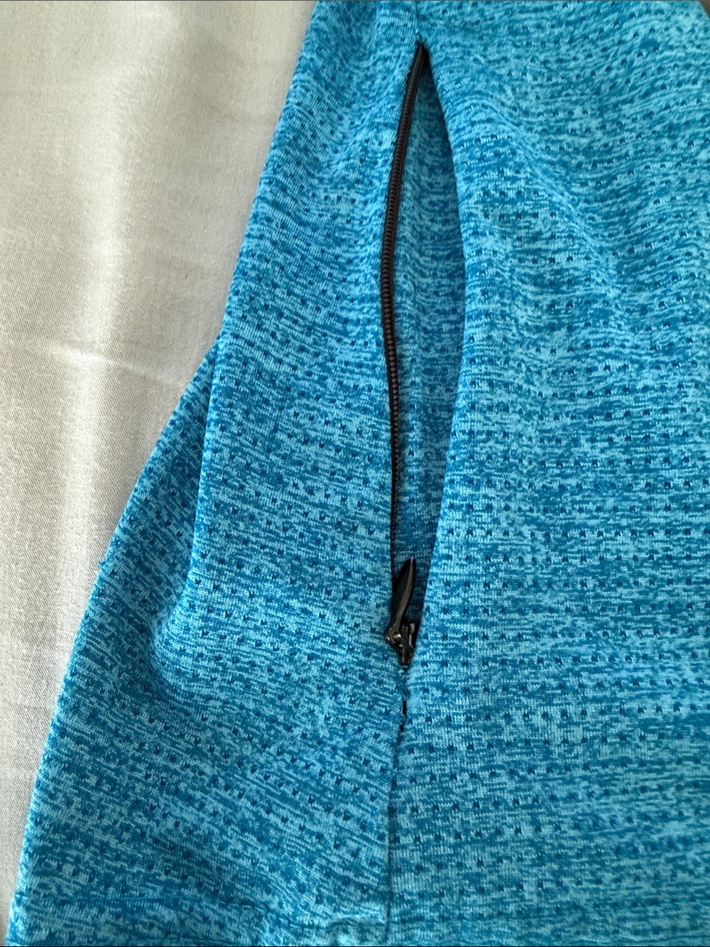 Lightweight full zip - Picture 2 of 4